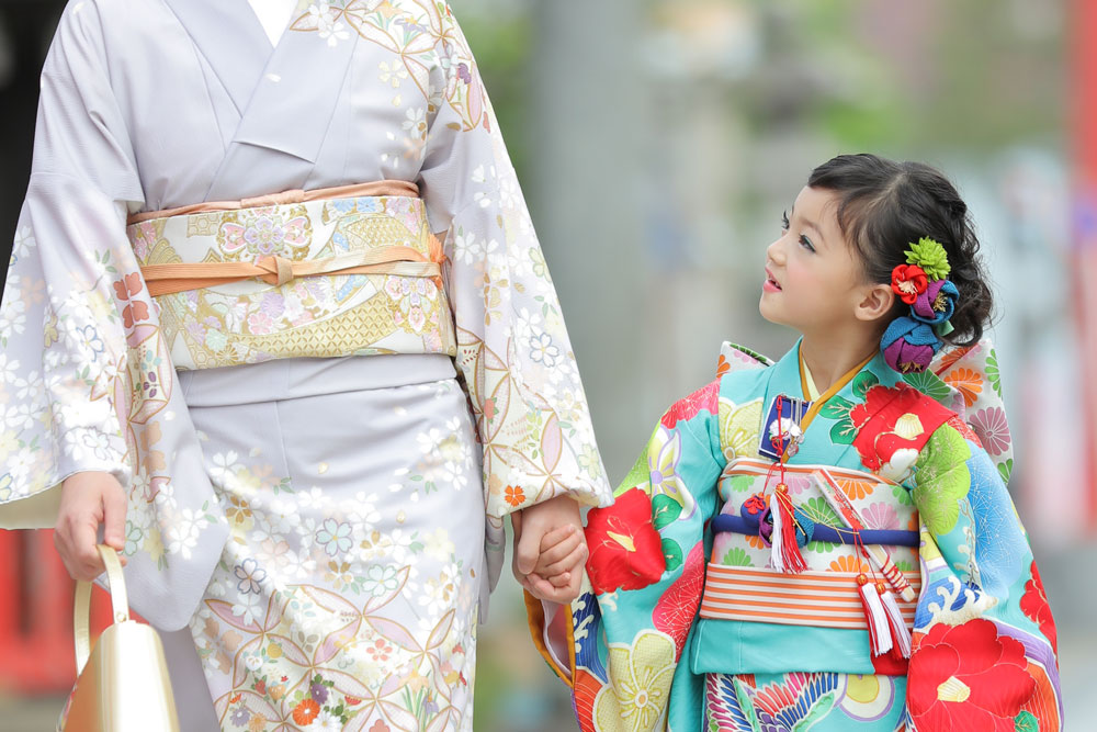 七五三　お出かけ　お参り　神社