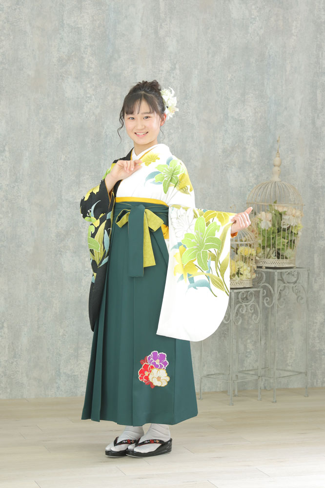 小学生の卒業式に袴姿が人気です！東松山店 - 振袖レンタル&フォト