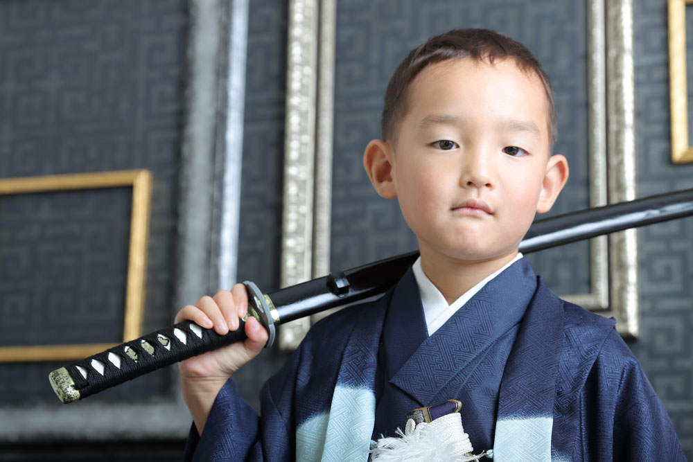 七五三5歳の刀写真です。